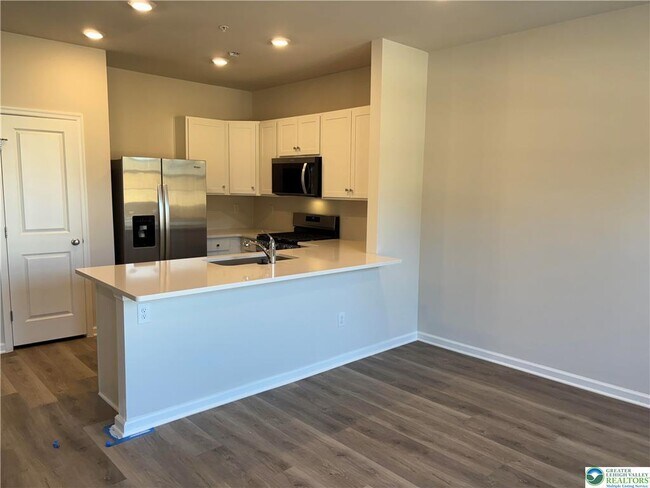 Building Photo - 1163 Susan Cir