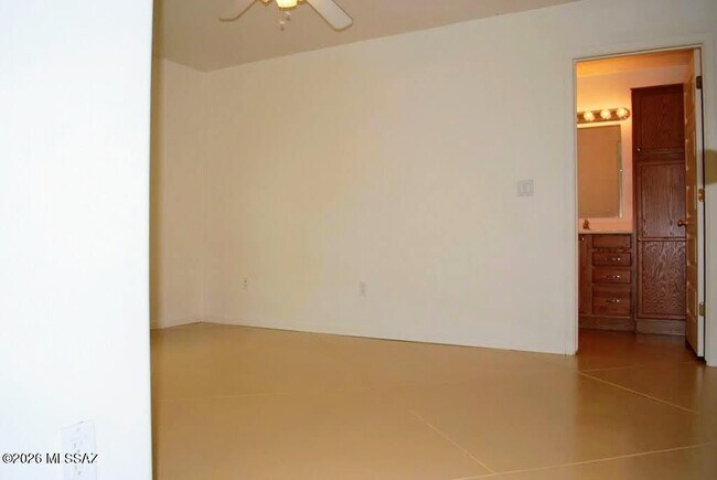 Building Photo - 203 S Cherry Ave