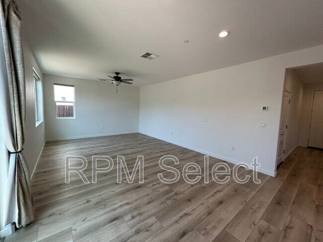 Building Photo - 1356 Jamboree Dr