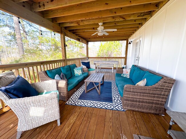 Building Photo - Outdoor Oasis 4/4 Getaway