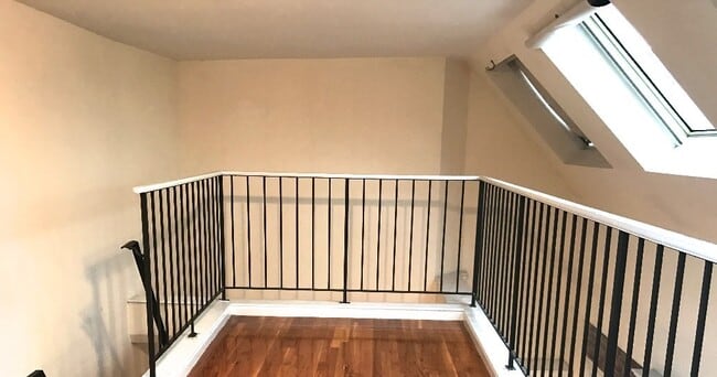 Building Photo - 234 Mott St