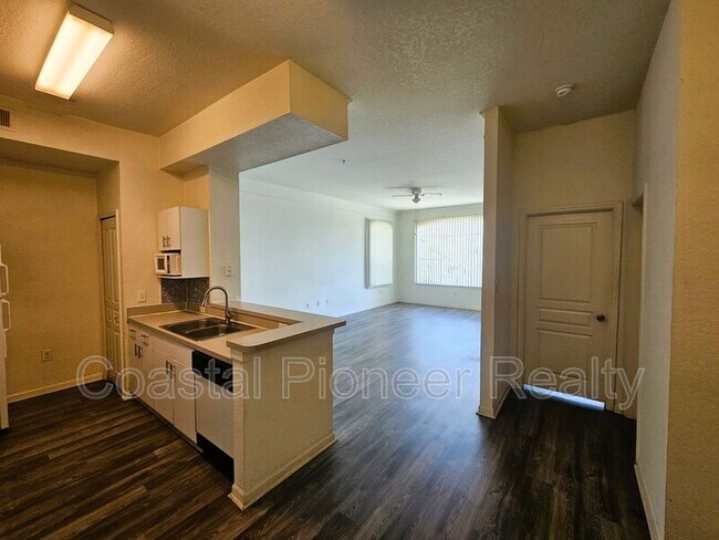 Building Photo - 17112 Carrington Park Dr