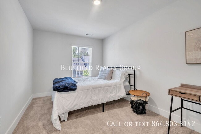 Building Photo - 516 Ml Pk Wy