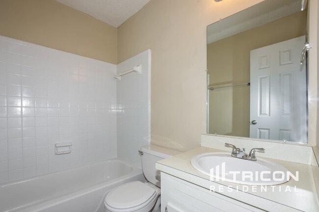 Building Photo - 504 Thyme Dr