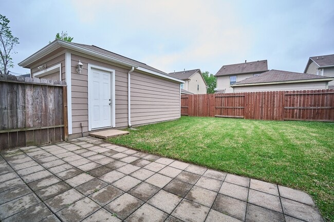 Building Photo - 18814 Sandelford Dr