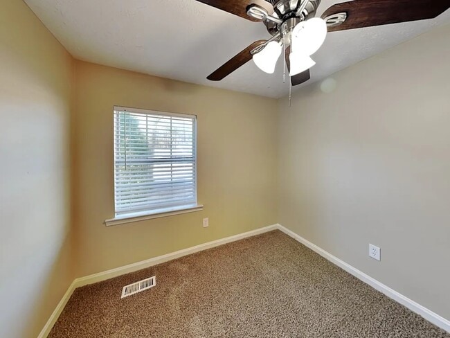 Building Photo - 605 Tower Rd