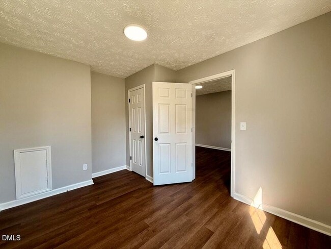 Building Photo - 1002 E Harnett St