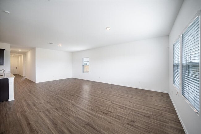 Building Photo - 117 Prairie Dog Town Dr