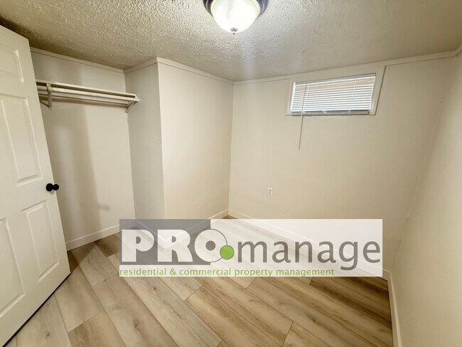 Building Photo - 437 W Crowley St