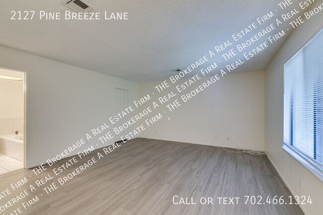 Building Photo - 2127 Pine Breeze Ln