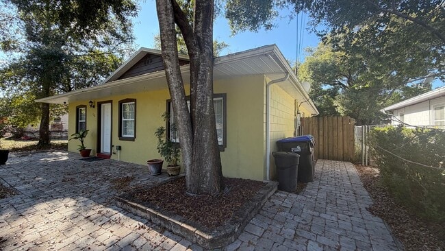 Building Photo - House For Rent - Metrowest