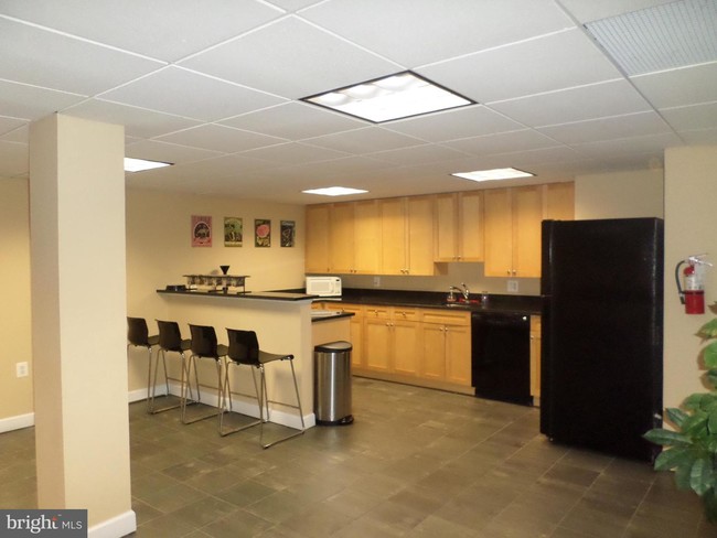 Building Photo - 2725 39th St NW