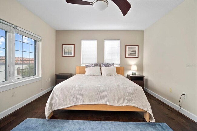 Building Photo - 435 S Oregon Ave