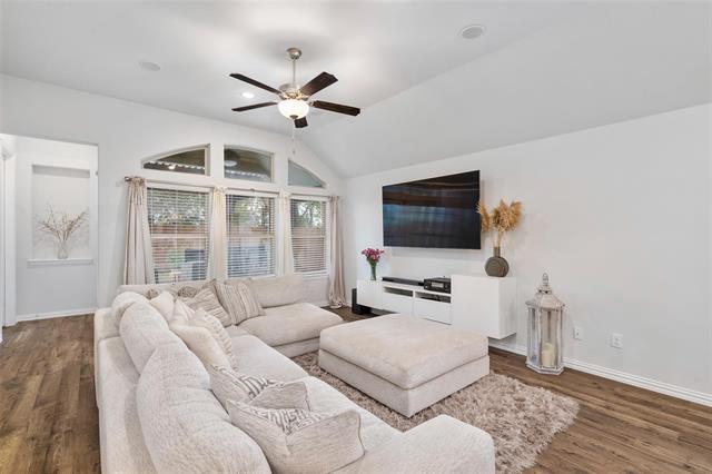 Building Photo - 2723 Willow Ln