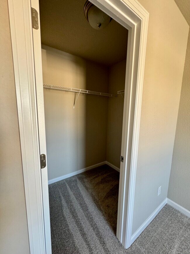 Building Photo - 4015 Samaritan Lp