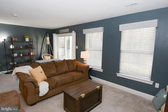 Building Photo - 326 W Hamlin Ave