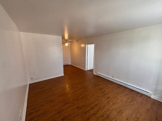 Building Photo - 2601 Hillsboro Pike