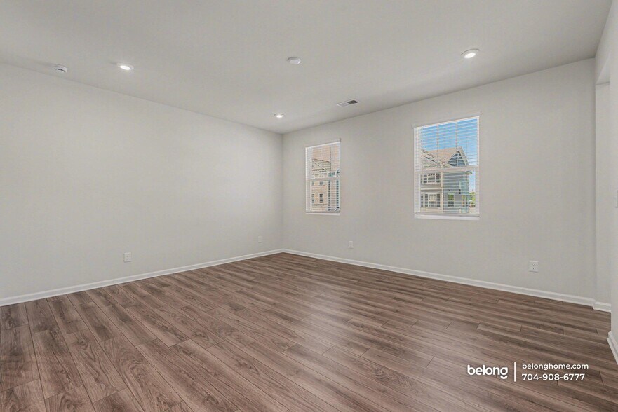 Building Photo - 416 Burr St