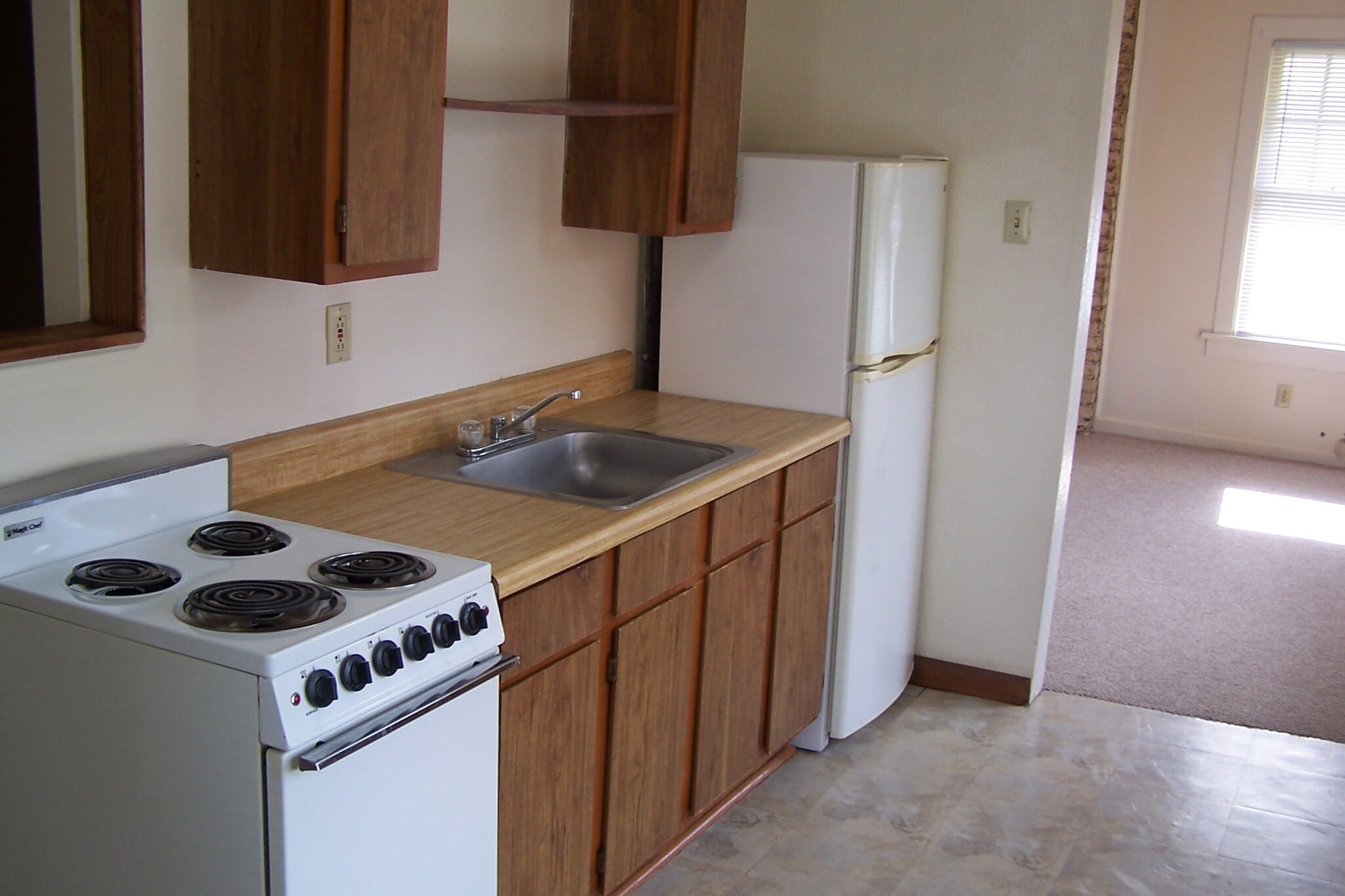 Kitchen - 139 Carpenter Rd