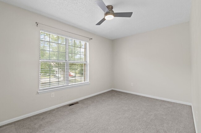 Building Photo - 908 Spinnaker Ct