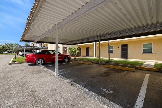 Building Photo - 8699 Bardmoor Blvd
