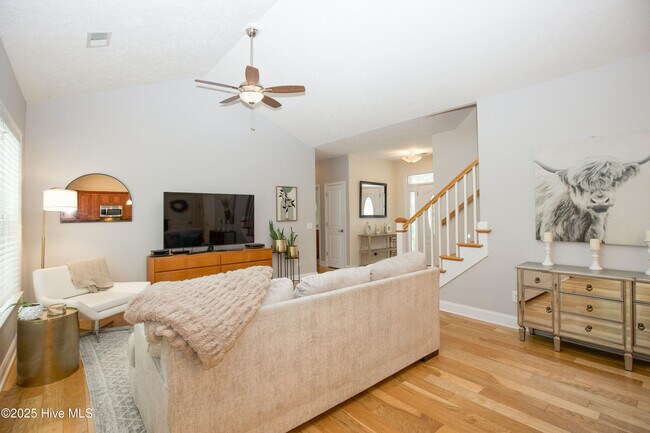 Building Photo - 5 Kemper Woods Ct