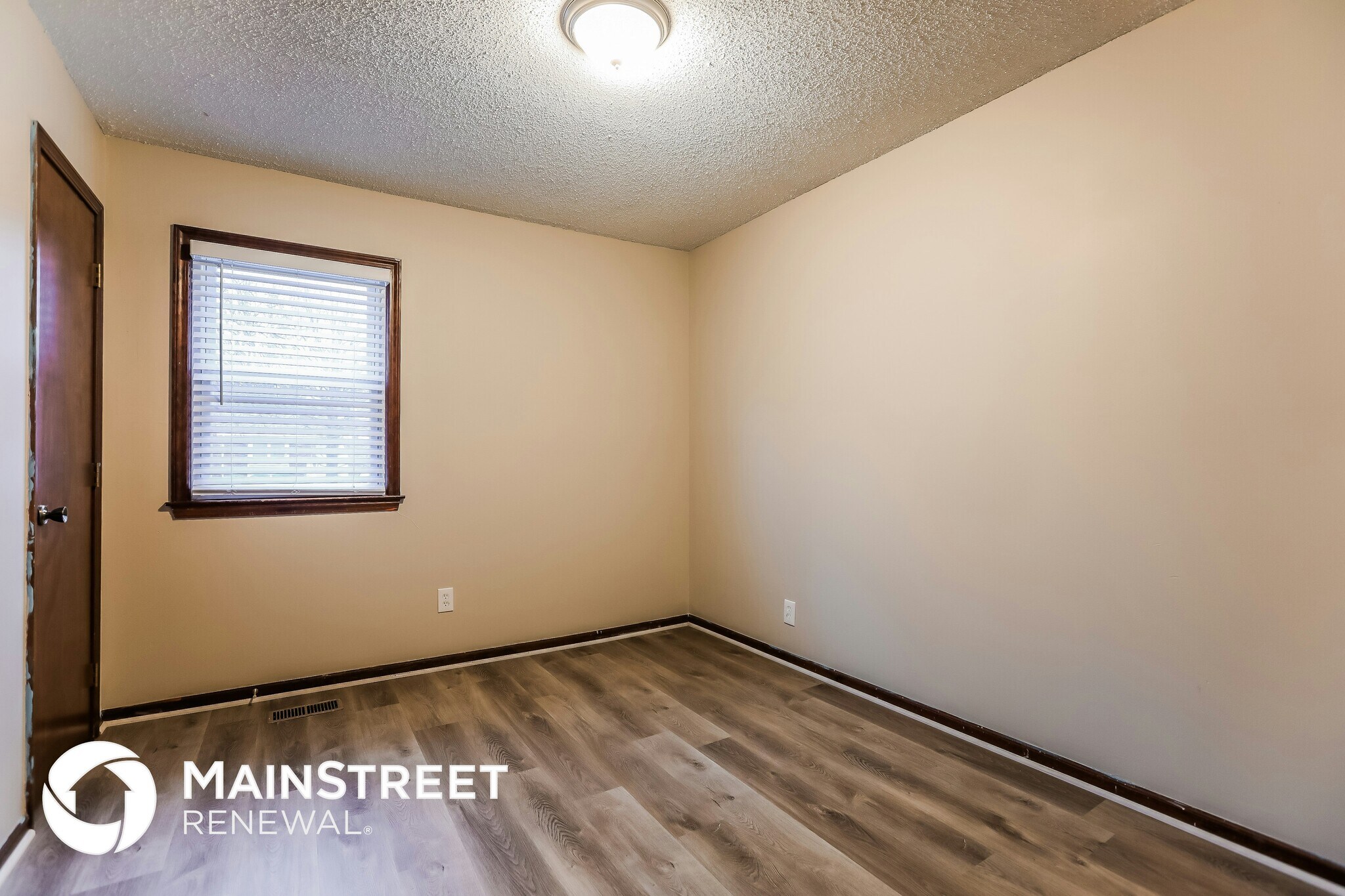 Building Photo - 14835 S Locust St