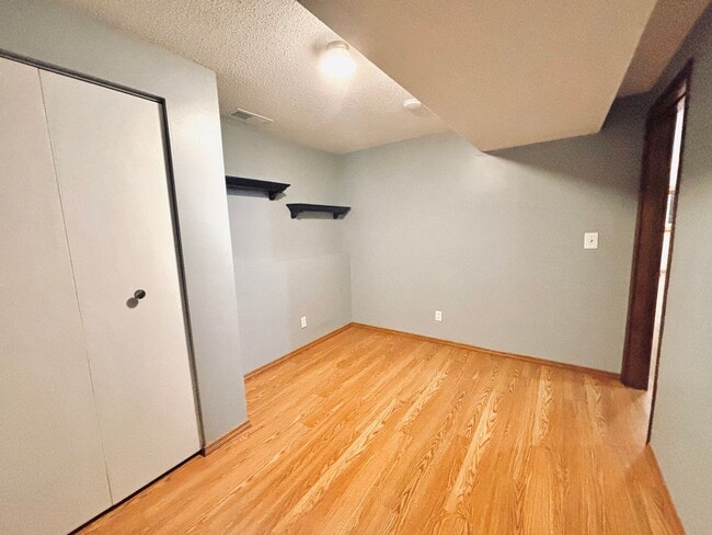 Building Photo - Hidden Gem!  4bed 2bath Single Family Home in Maple Grove, Featuring a Fenced in Back Yard