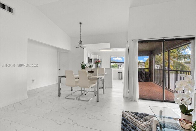 Building Photo - 1211 S Independence Dr