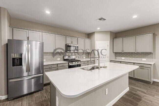 Building Photo - 12116 W Wier Ave