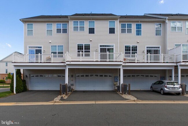 Building Photo - 43005 Paris Gap Square