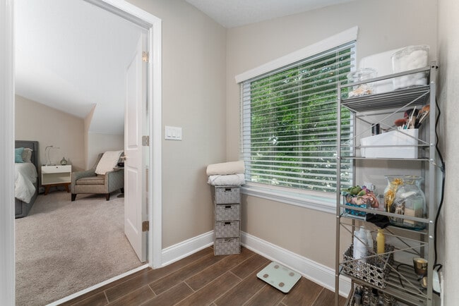 Building Photo - 115 E Concord St