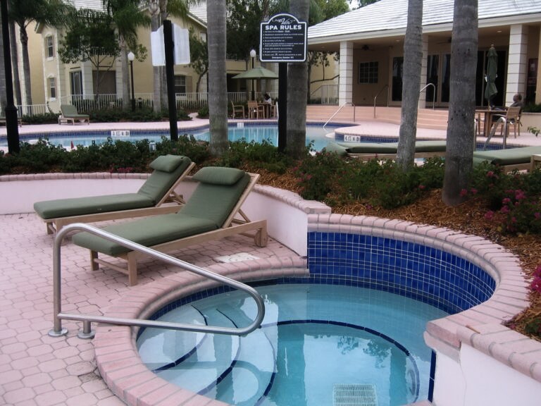 Building Photo - 2861 N Oakland Forest Dr