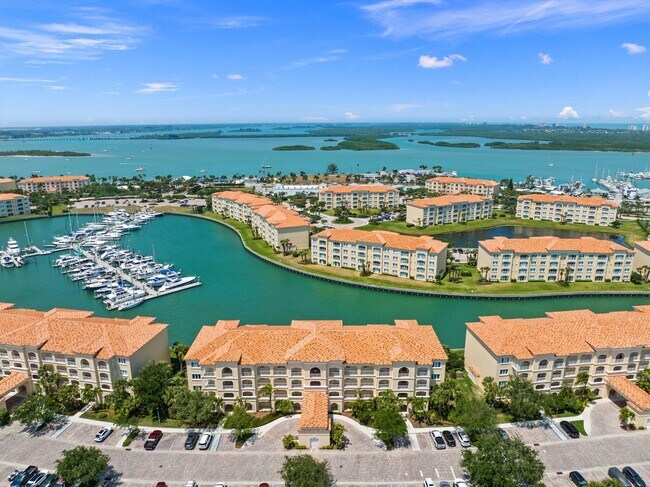 Building Photo - 17 Harbour Isle Dr W