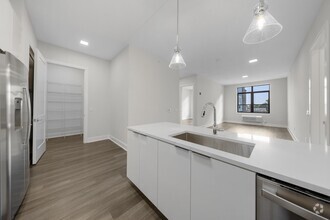 Building Photo - 121 34th St