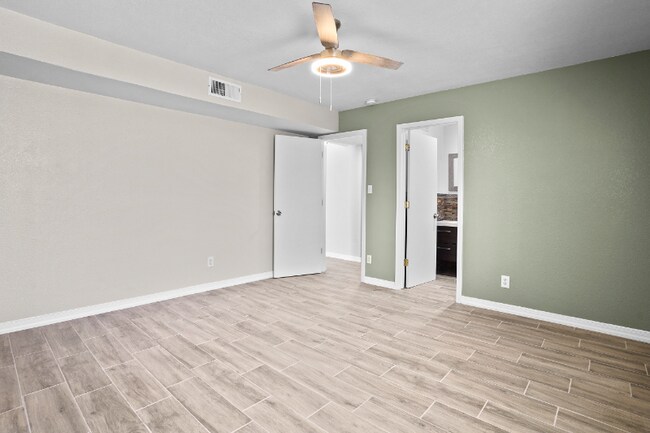 Building Photo - 14032 Tierra Vergel Dr