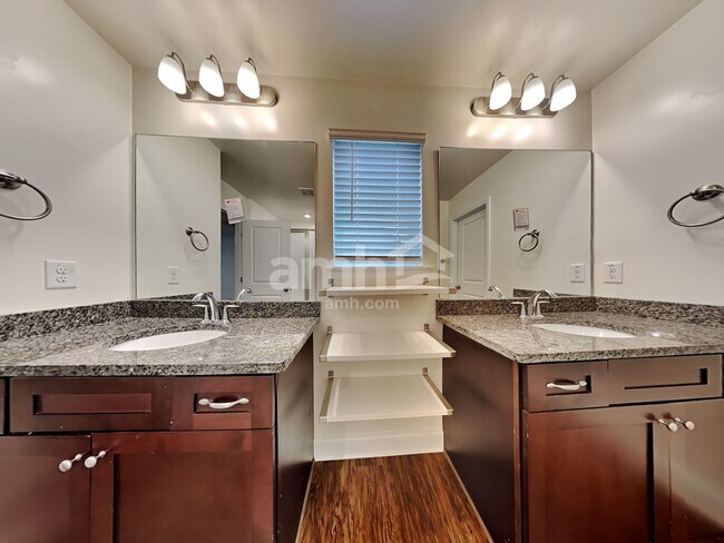 Building Photo - 203 McBee Pl
