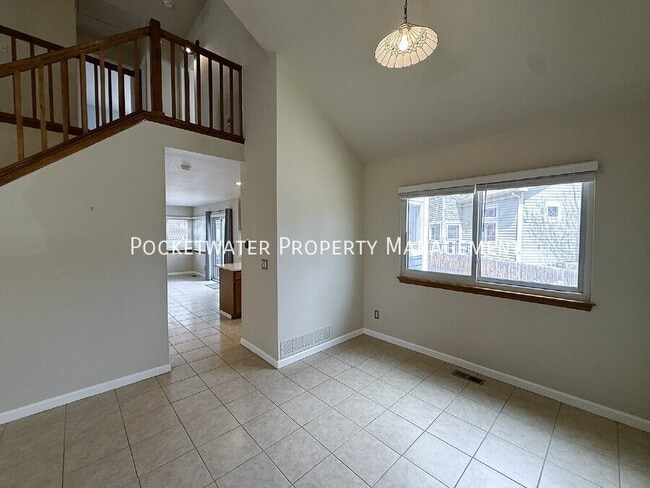 Building Photo - 575 Spruce Cir