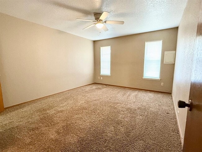 Building Photo - 1806 23rd St SE