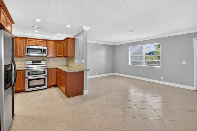 Primary Photo - 184 Burgandy Way