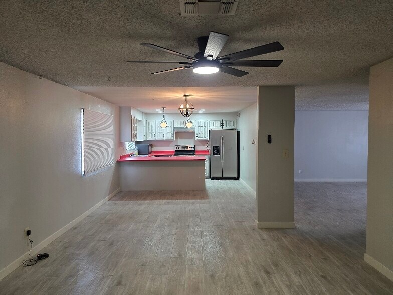 Building Photo - 4852 N 81st Dr