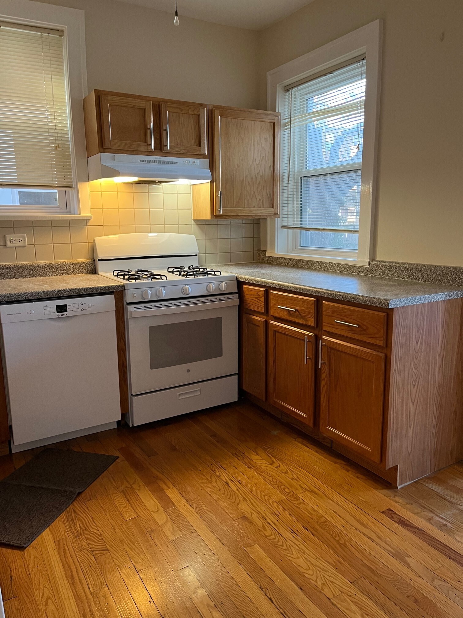 Kitchen - 4529 Flora Ave