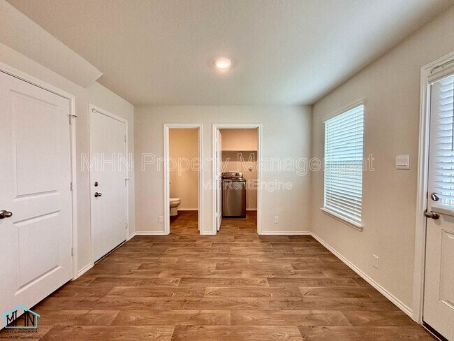 Building Photo - 5022 Jaspillite Ave