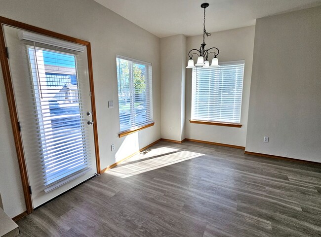 Building Photo - *360 TOUR AVAILABLE* Beautifully Remodeled...