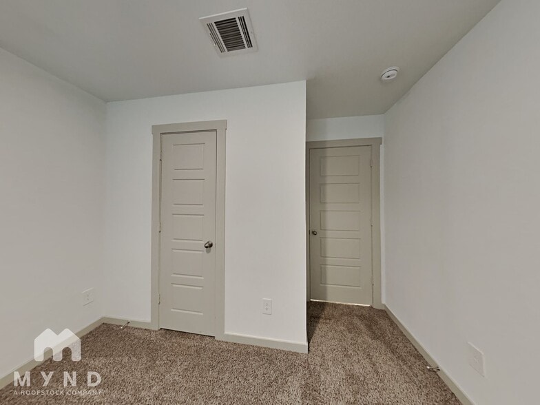 Building Photo - 7815 Cattleman Vly Dr