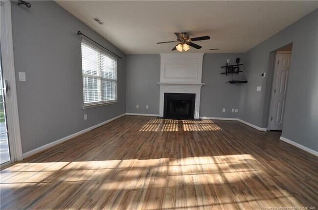 Building Photo - 202 Thorncrest Dr