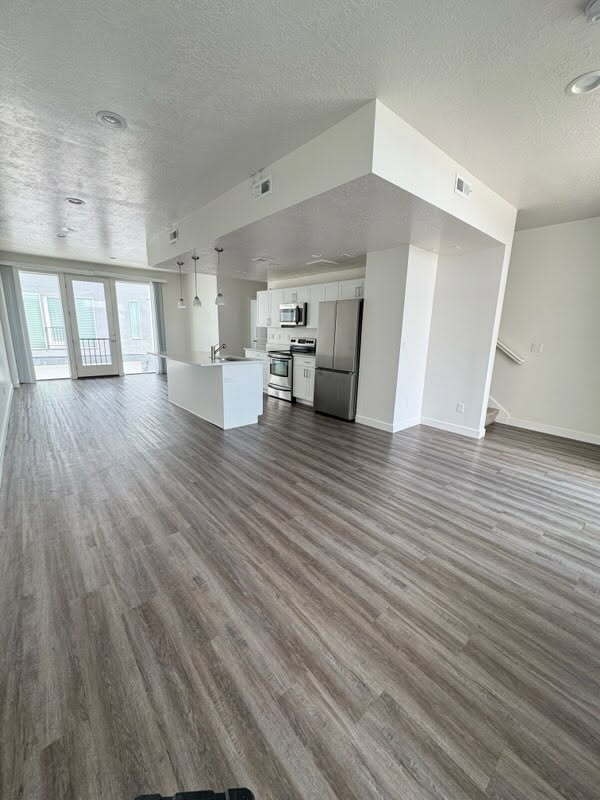 Building Photo - 1685 S 245 W