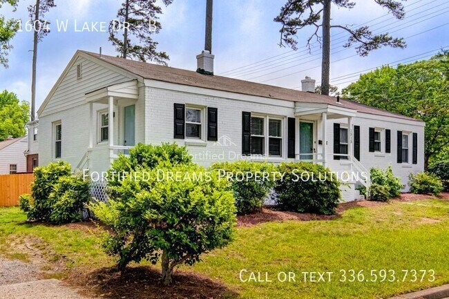 Building Photo - 1604 W Lake Dr