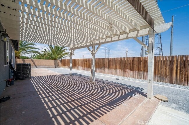 Building Photo - 12833 Biscayne Ave