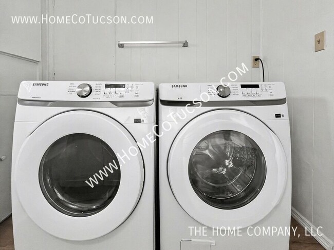 Building Photo - 1563 W Patton St